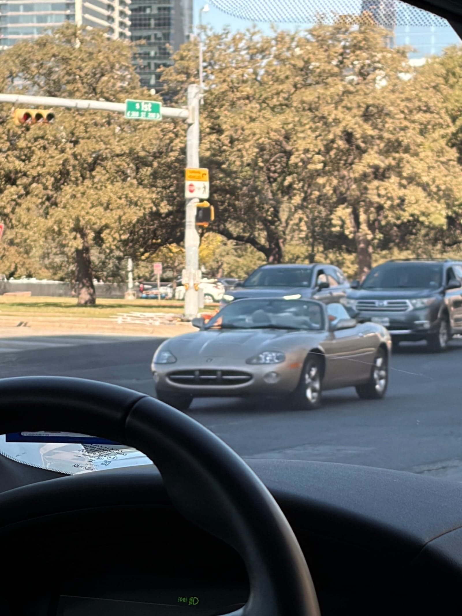 Jaguar XK8, Riverside Dr